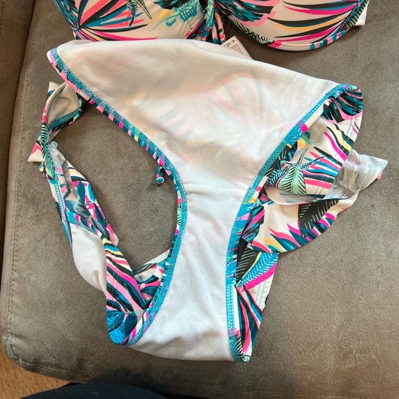 California Waves 2 piece bathing suit D/DD top,cups,underwire XL bottom colorful - Picture 12 of 13